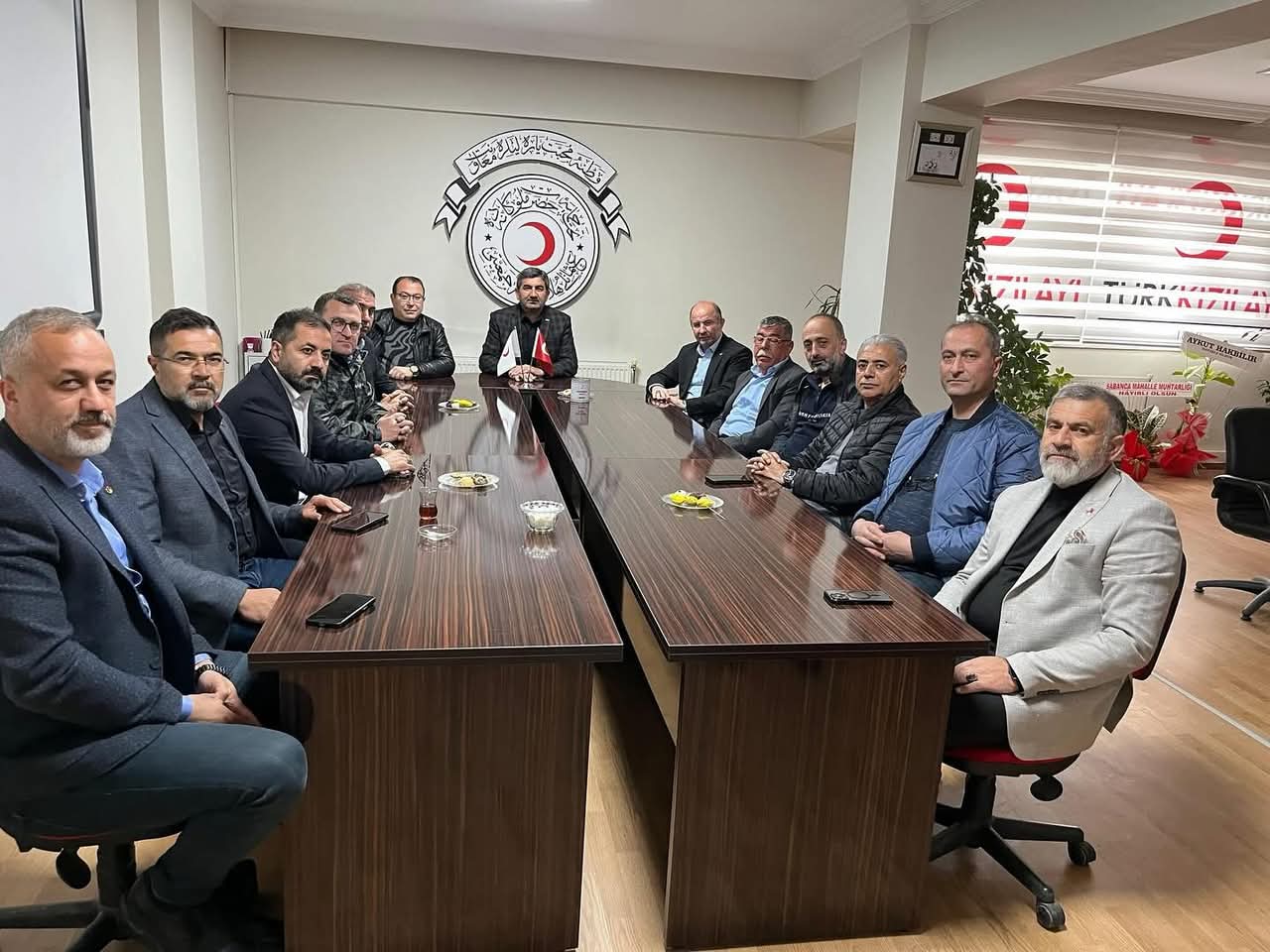 PTO BAŞKANI SAKARYA VE YÖNETİMİNDEN KIZILAY' A KURBAN BAĞIŞI 