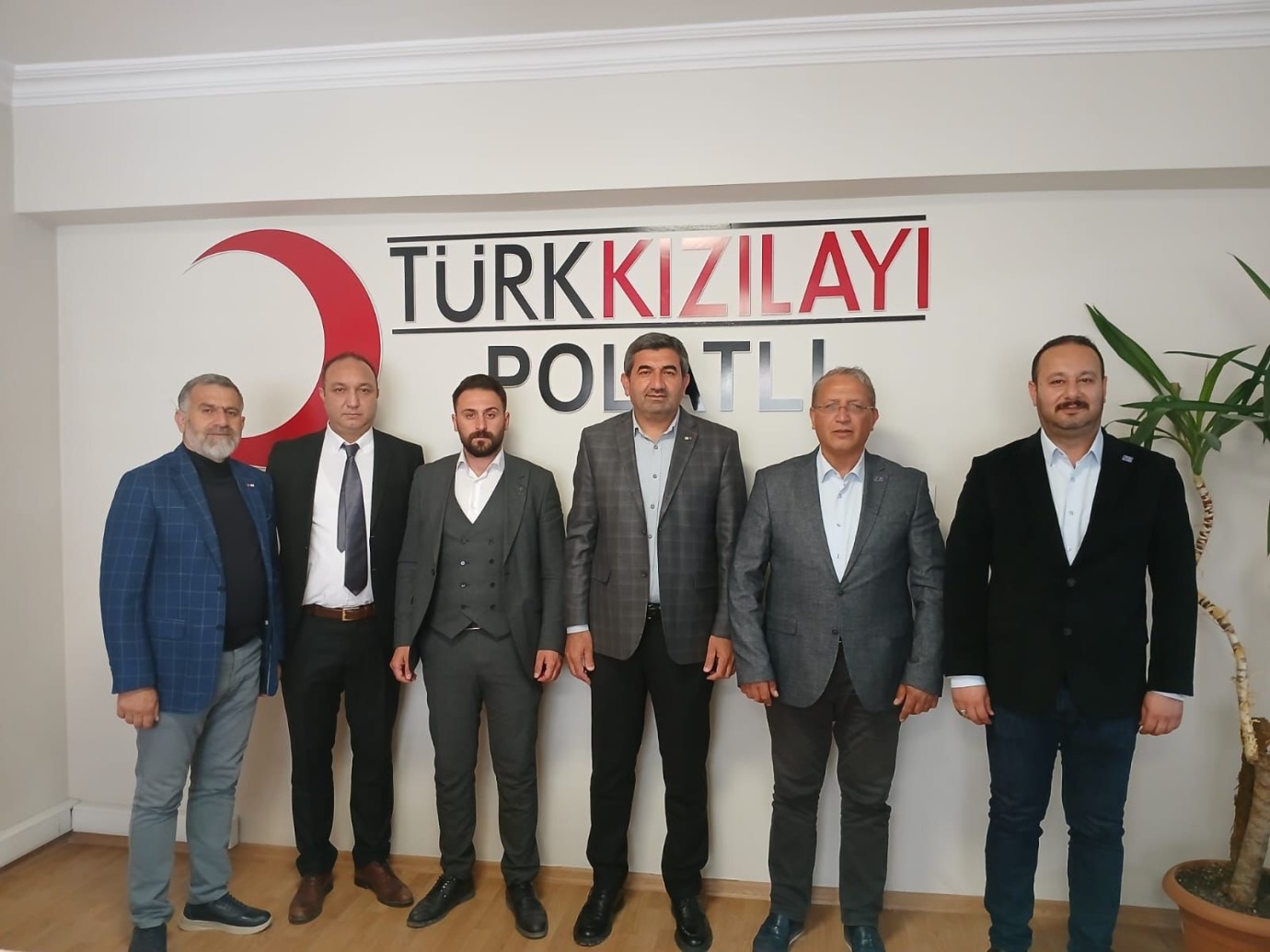 ANAHTAR PARTİ'DEN KIZILAY' A DESTEK 