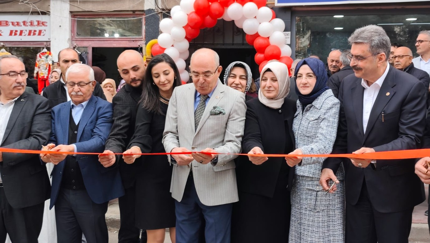Aykut Yaşar Diş Muayenehanesi Hizmete Açıldı