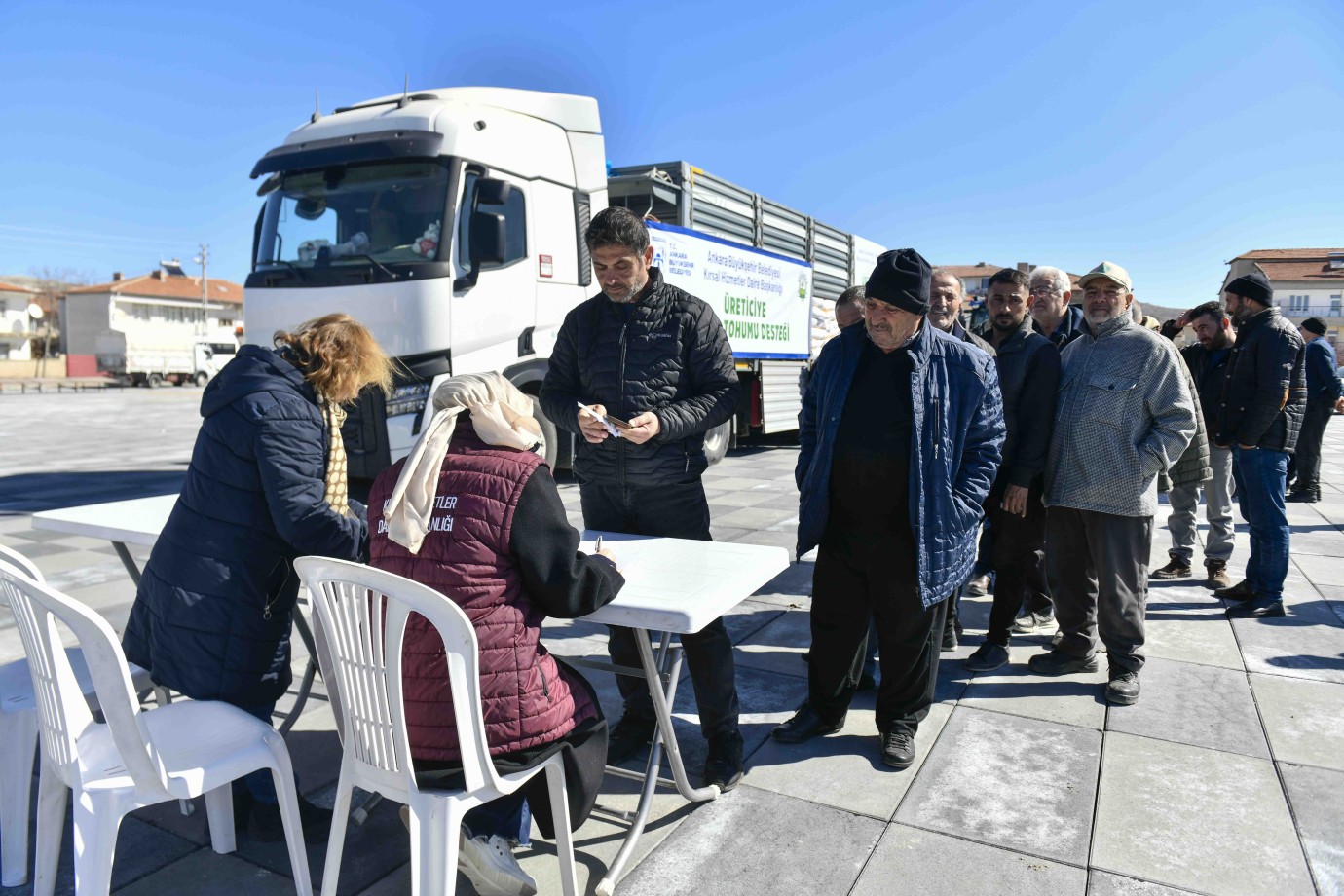 ŞEREFLİKOÇHİSAR’DA 15 BİN 450 KİLOGRAM ASPİR TOHUMU DAĞITILDI