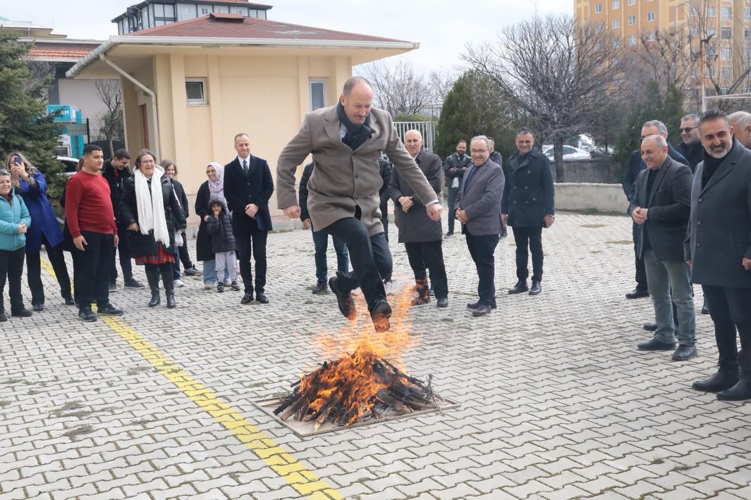 NEVRUZ ATEŞİ POLATLI’DA YANDI