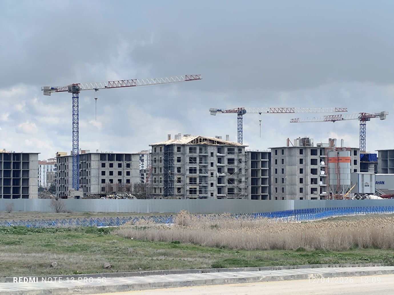 135 BİN METREKARELİK  MİLLET BAHÇESİ 