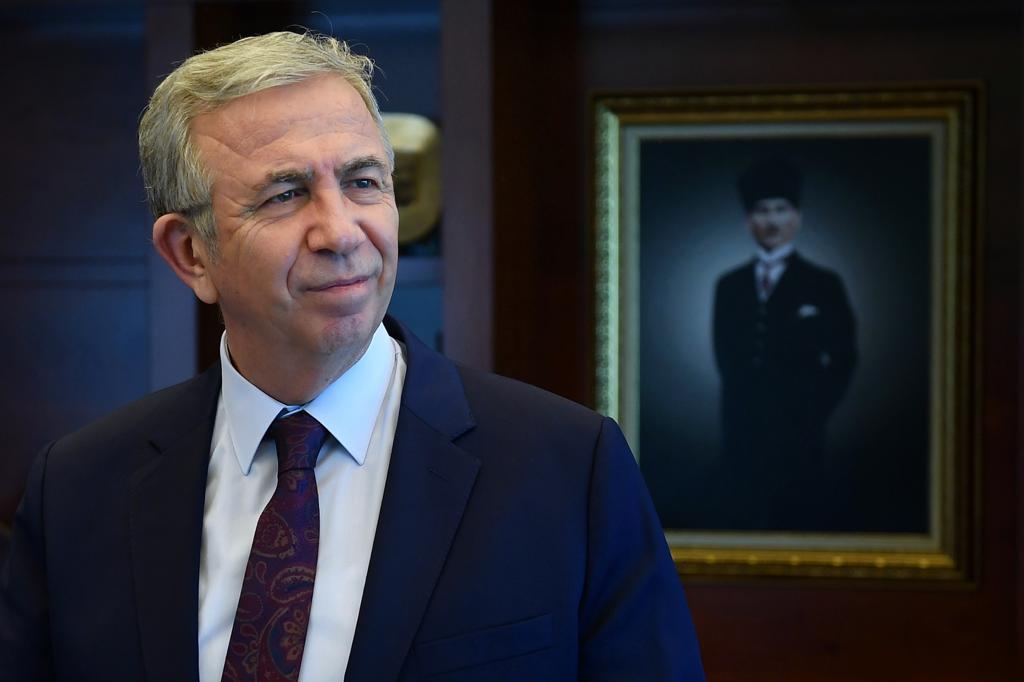     BAŞKAN MANSUR YAVAŞ'TAN 23 NİSAN ULUSAL EGEMENLİK VE ÇOCUK BAYRAMI KUTLAMA MESAJI