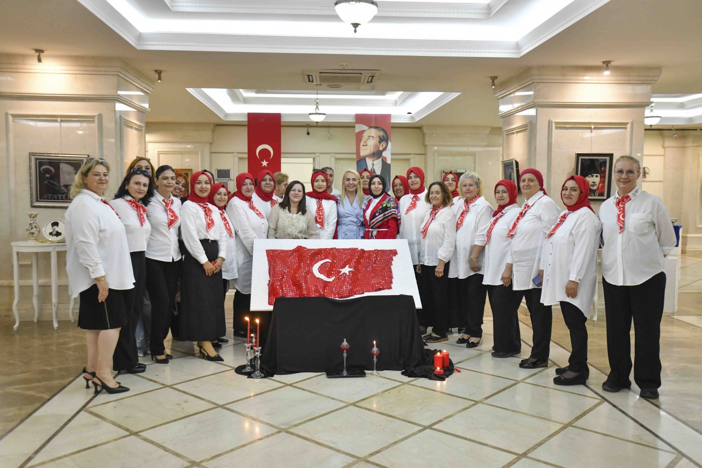 ABB KADIN EMEĞİNİ SANATLA BULUŞTURDU