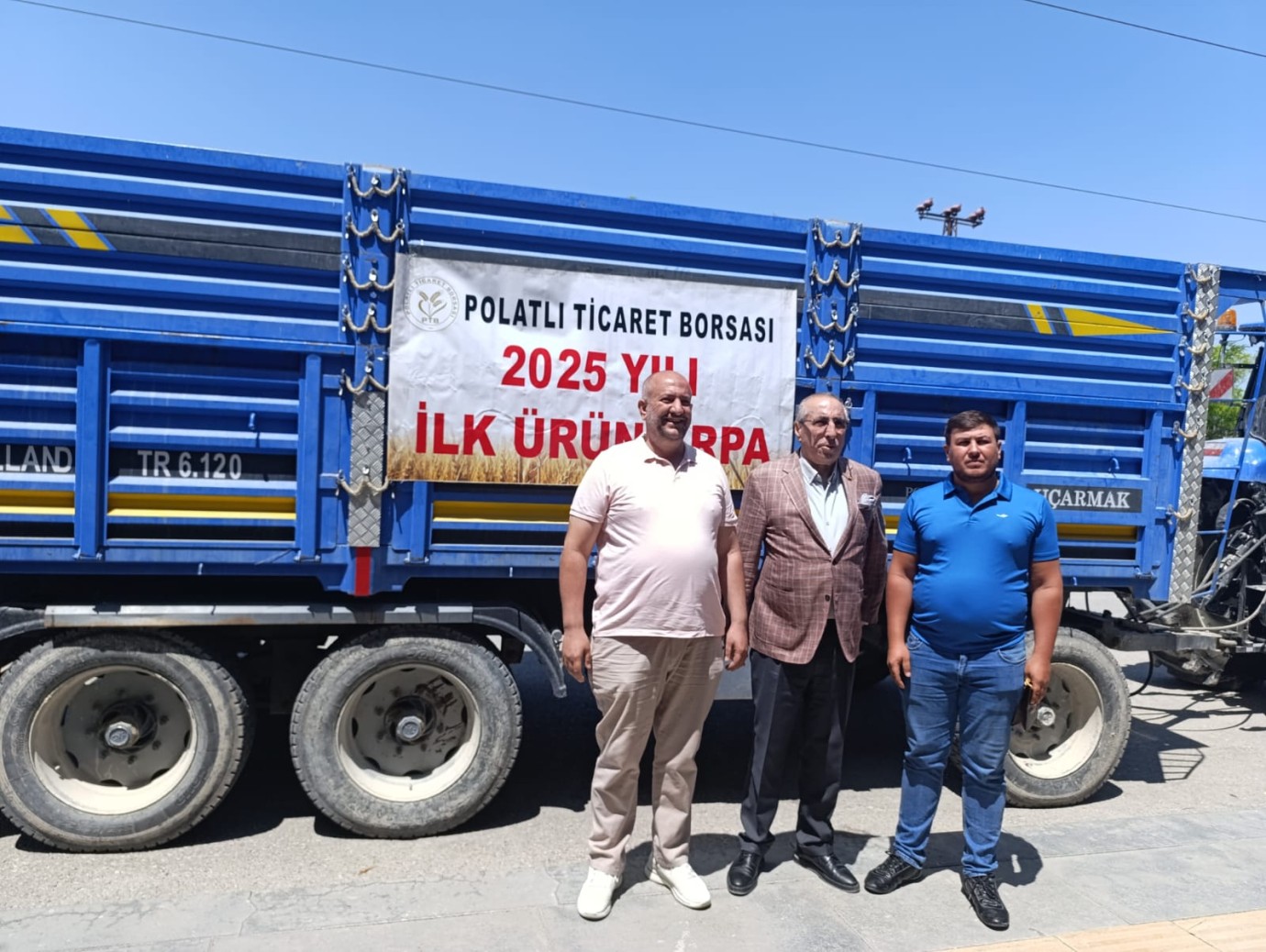 POLATLI 'DA SEZONUN İLK ARPASI TİCARET BORSA'SINDA SATIŞA ÇIKTI 