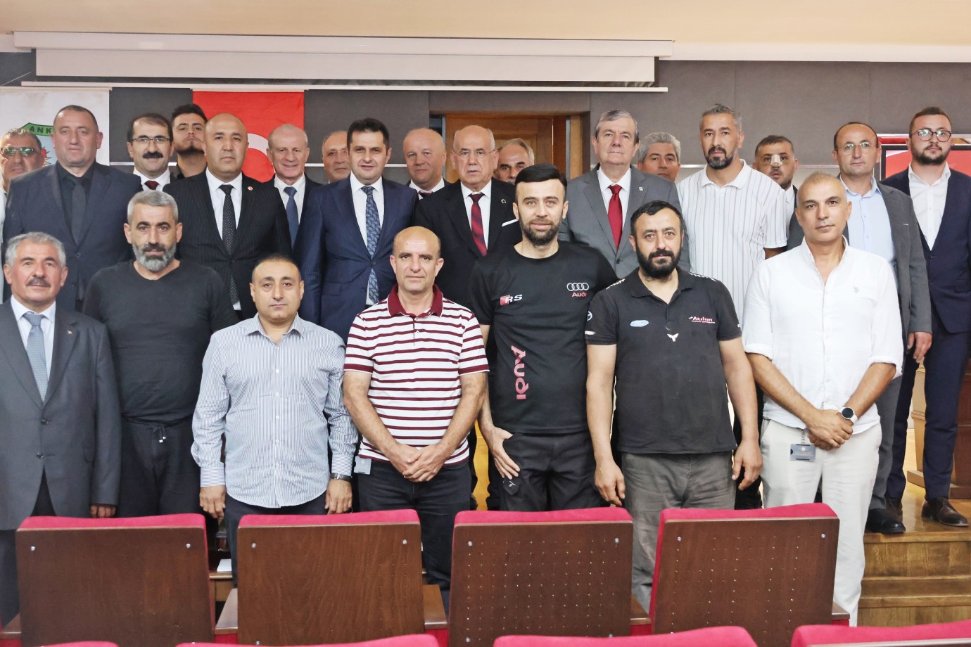  OTO SANATKARLARI MESLEKİ EĞİTİM İÇİN BULUŞTU